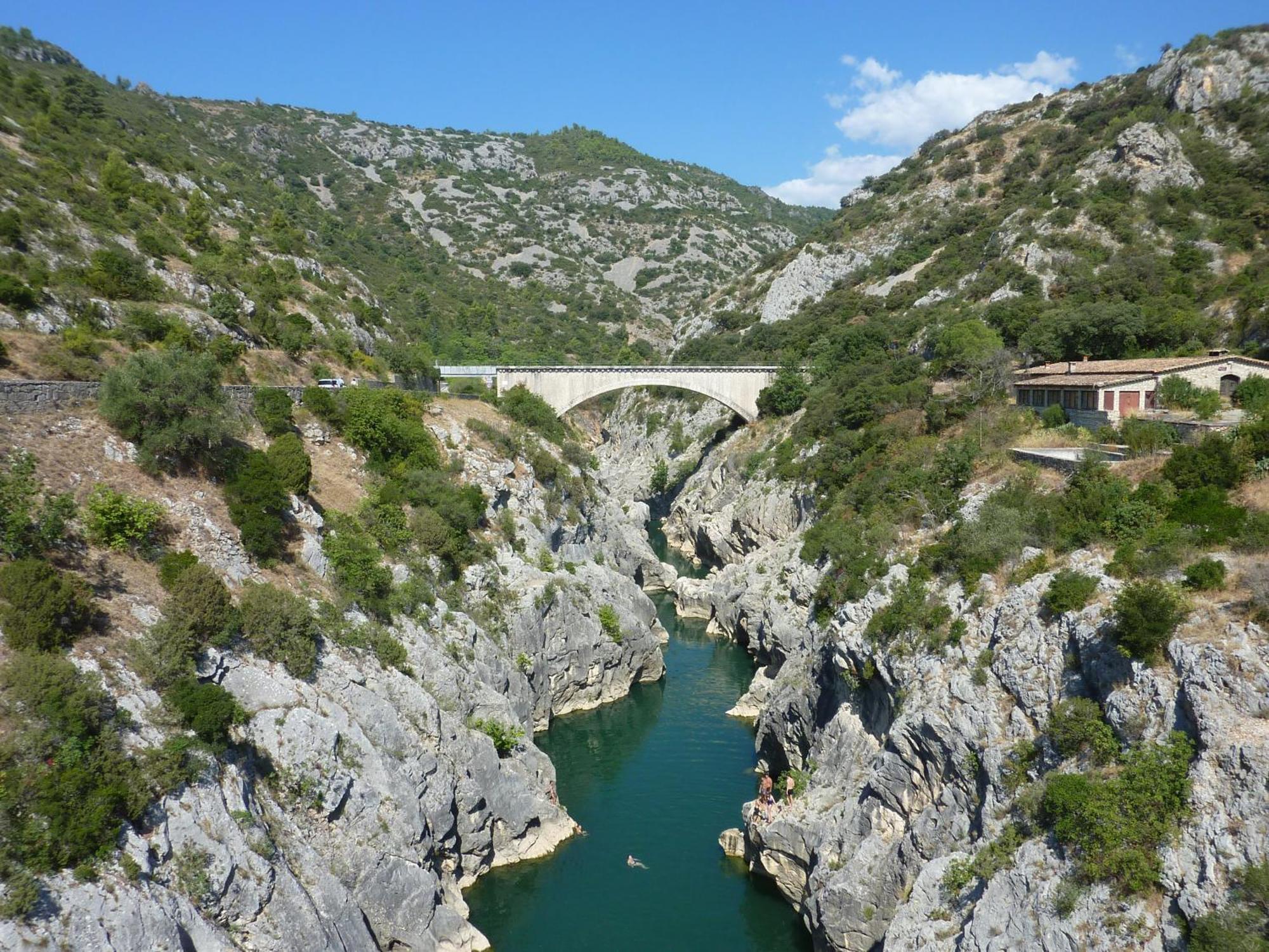 Thina * Brissac